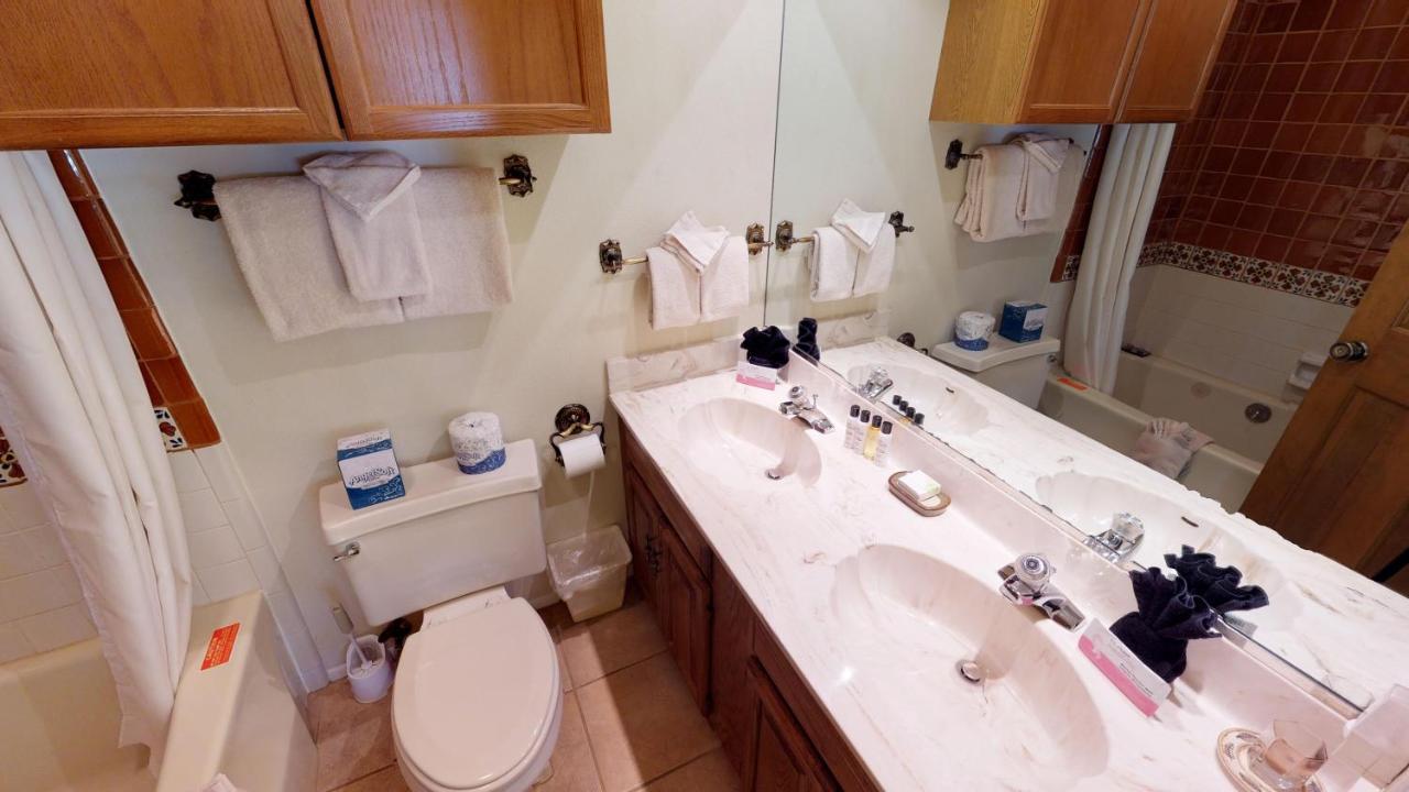 レッドリバーFlagg Mountain 7 Townhouse With High Speed Wifiアパートメント エクステリア 写真